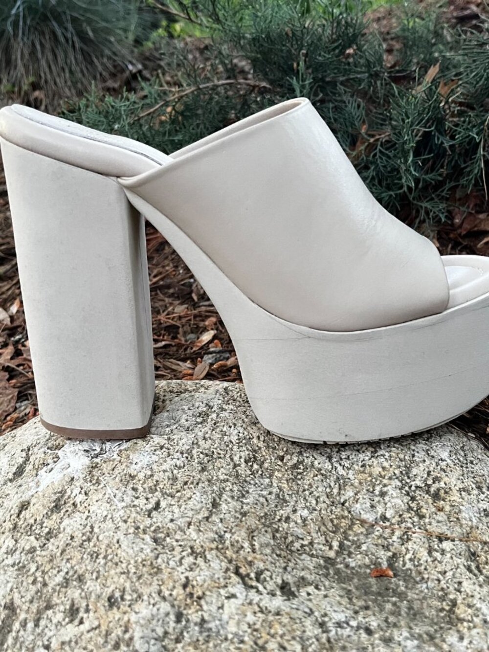 Paloma Barcelo Evanthe Cream Leather Platform Sandals Mules